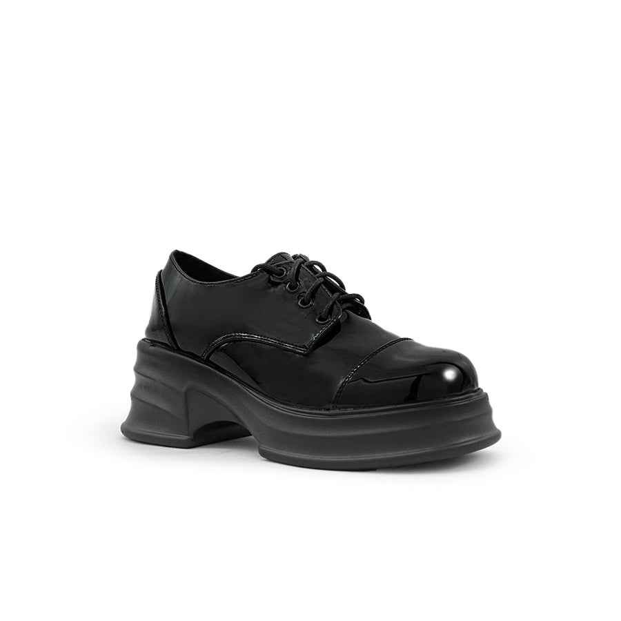 Mario D ' boro LY 25933 C90 Black patent leather platform oxford shoe with thick sole and lace-up design.