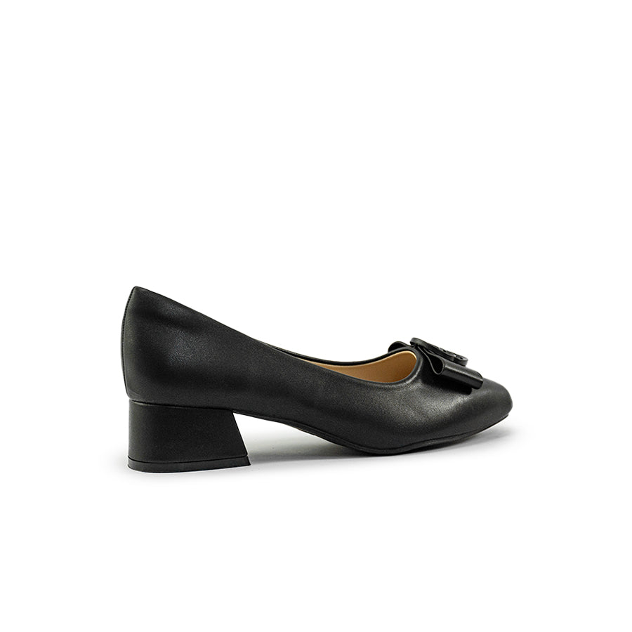 Mario D' boro Women's LZ 30233 C94 Black pump with bow detail and block heel.