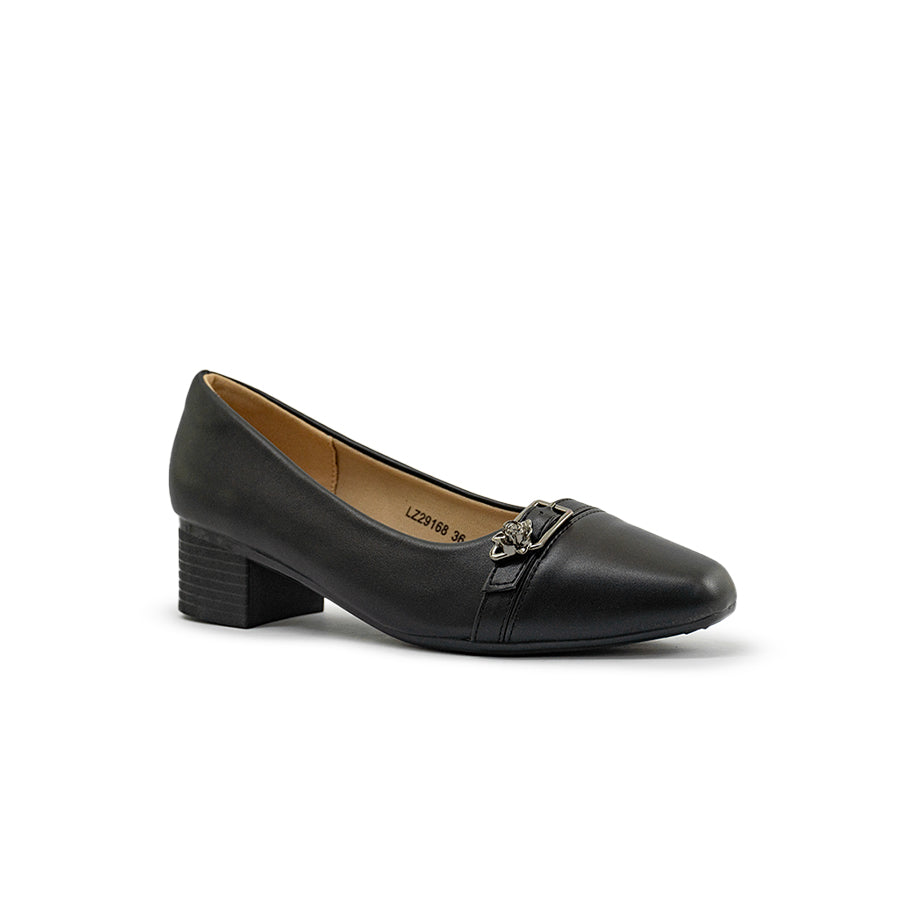 Mario D' boro LZ 29168 C97 Black leather pump with block heel and decorative buckle. Suitable for office or formal settings.