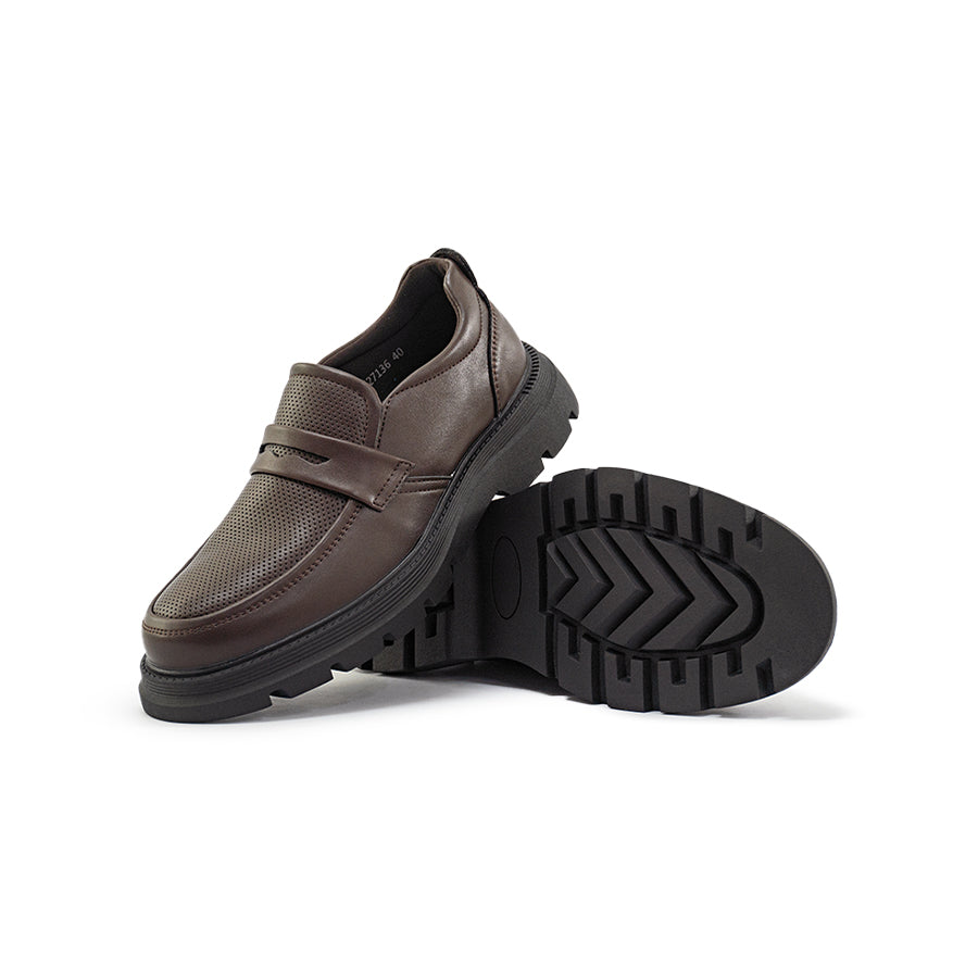 Mario D' boro Men's Formal MZ 27136 Black / Dark Brown leather slip-on shoe with thick rugged sole and textured upper.