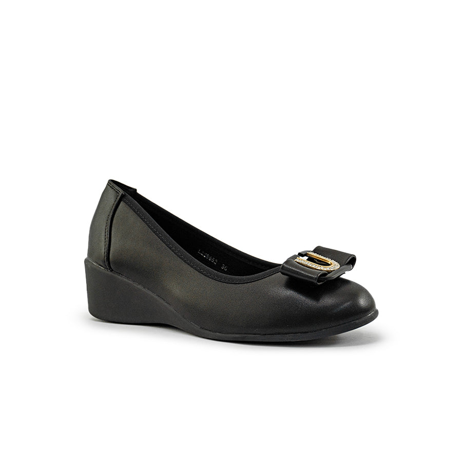 Mario D' boro Women's LZ 29682 C94 Black wedge heel shoe with bow detail. Smooth leather finish.