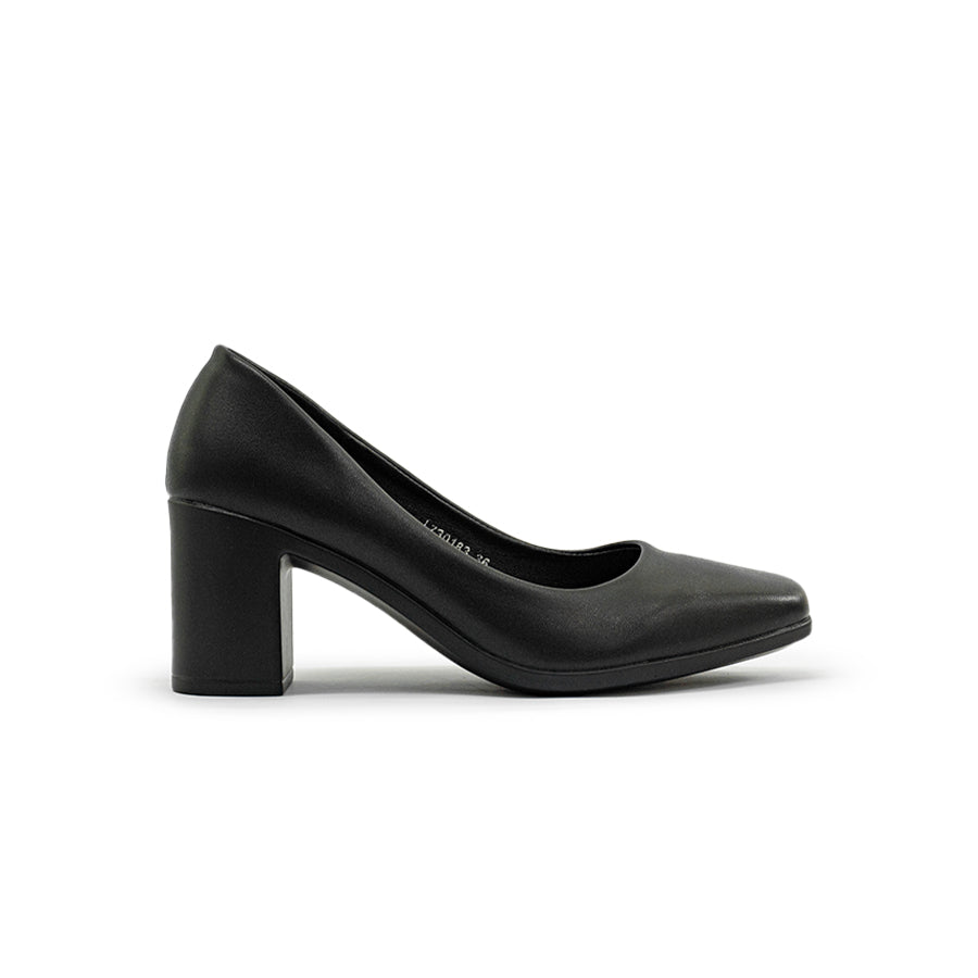 Mario D' boro LZ 30183 C97 Black leather pump heel with block heel and closed toe. Suitable for formal or business attire.