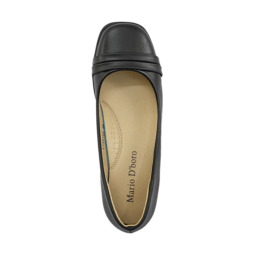 Mario D' boro LZ 30195 C92 Black women's flat shoe with decorative stitching and textured sole.