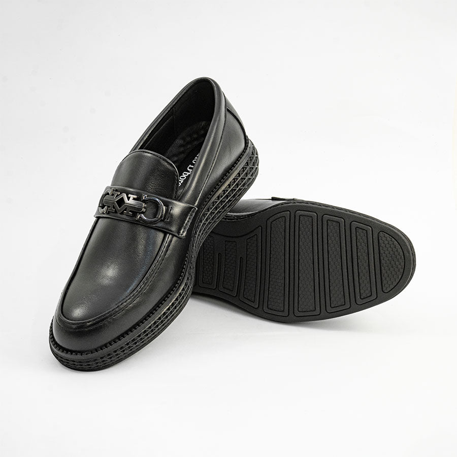 Mario D' boro MZ 27340 C98 Black formal with decorative metal accent and textured sole. Suitable for formal occasions.