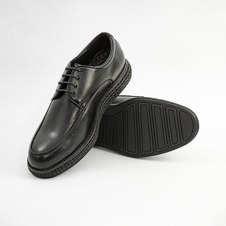 Mario D' boro MZ 27338 C98 Black leather dress shoe with lace-up design and textured sole. Suitable for formal occasions.
