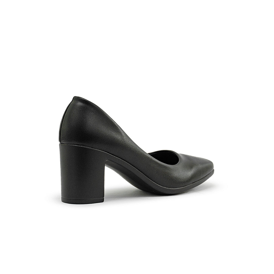 Mario D' boro LZ 30183 C97 Black leather pump heel with block heel and closed toe. Suitable for formal or business attire.