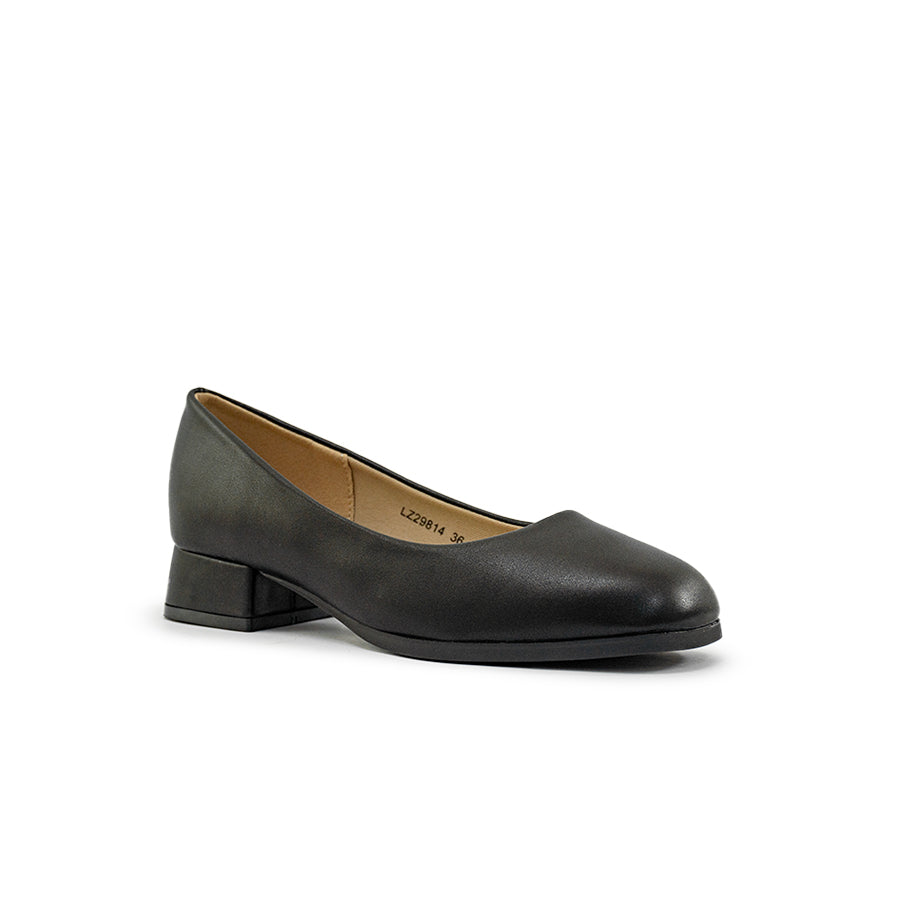 Mario D' boro Women's LZ 29814 C94 Black School shoe with low block heel. Closed toe design.