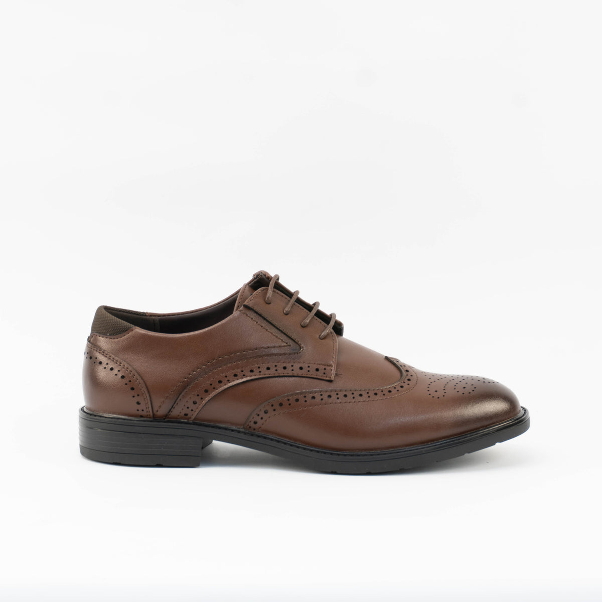 Mario D' boro Men's MZ 27416 C100 Black / Dark Brown formal dress shoe with brogue detailing and rubber sole.