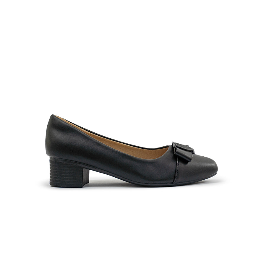 Mario D' boro Women's LZ 29169 C97 Black leather pump with bow detail block heel.