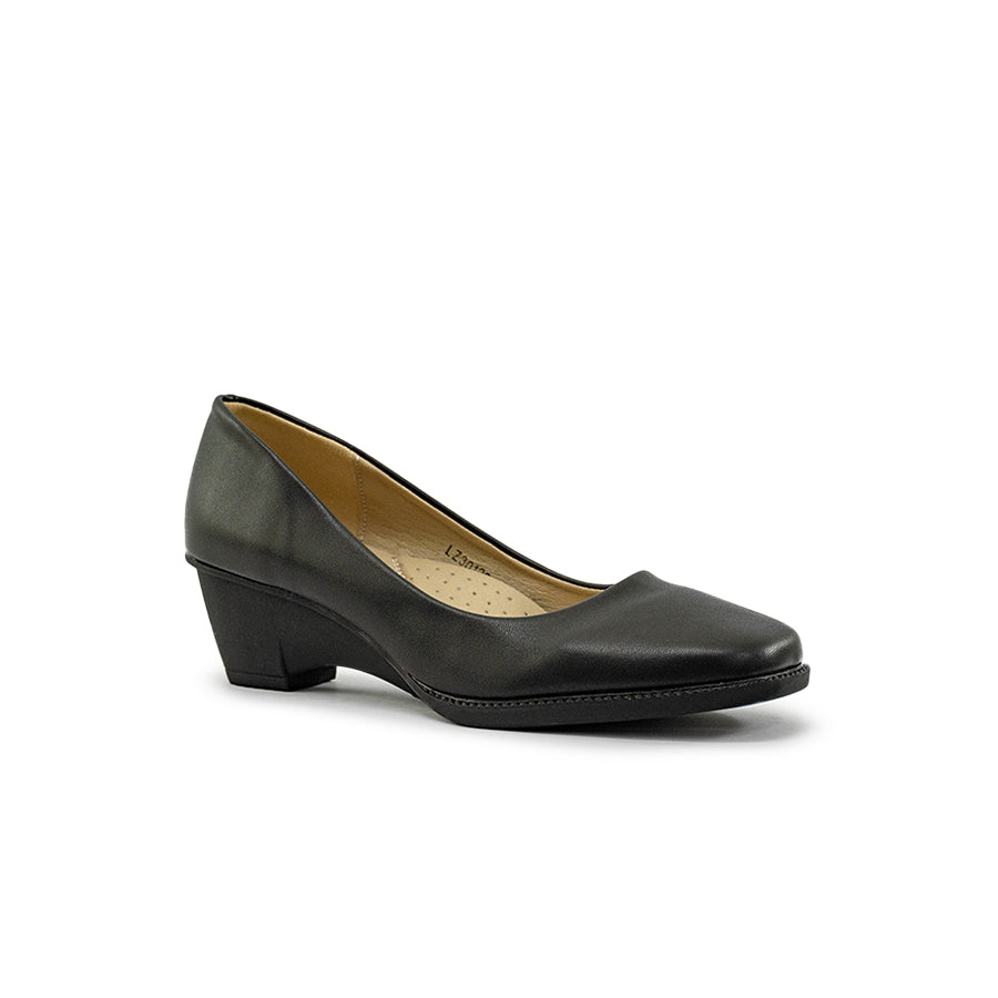 Mario D' boro Women's LZ 30129 C94 Black heel pump with smooth leather finish and rounded toe.