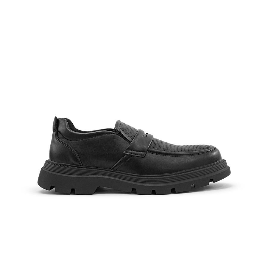 Mario D' boro Men's Formal MZ 27136 Black / Dark Brown leather slip-on shoe with thick rugged sole and textured upper.