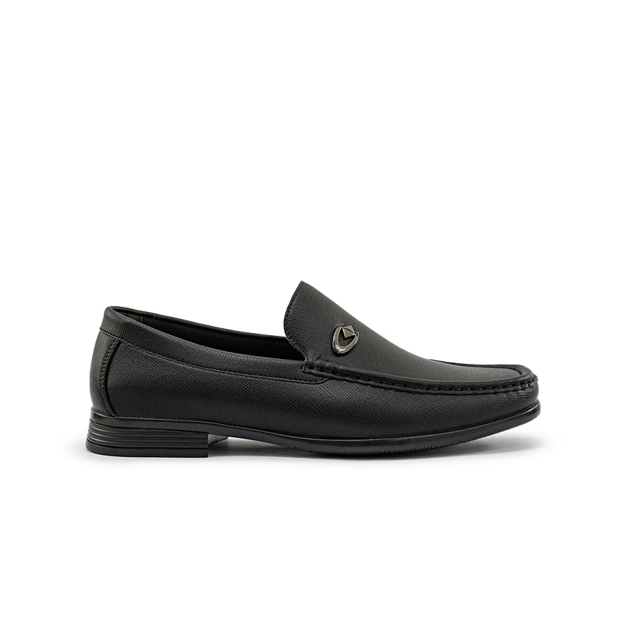 Mario D' boro Men's MZ 27131 C95 Black leather loafer with metallic emblem on upper side.