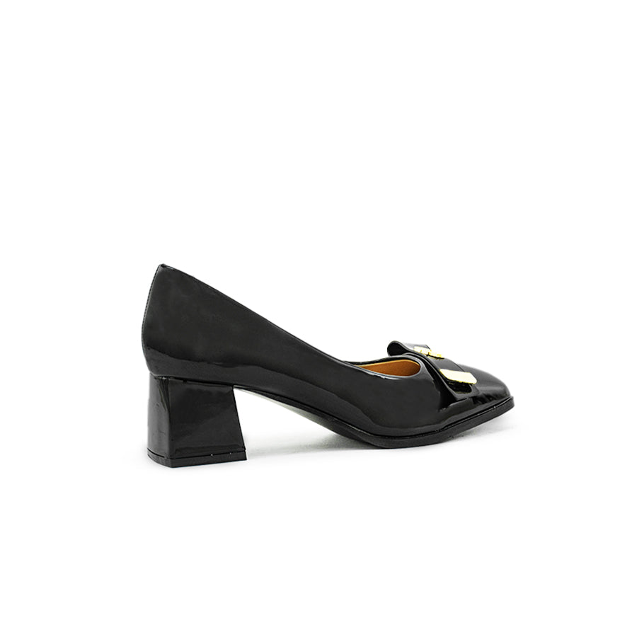 Mario D' boro LZ 29035 C92 Black patent leather pump with gold bow and block heel