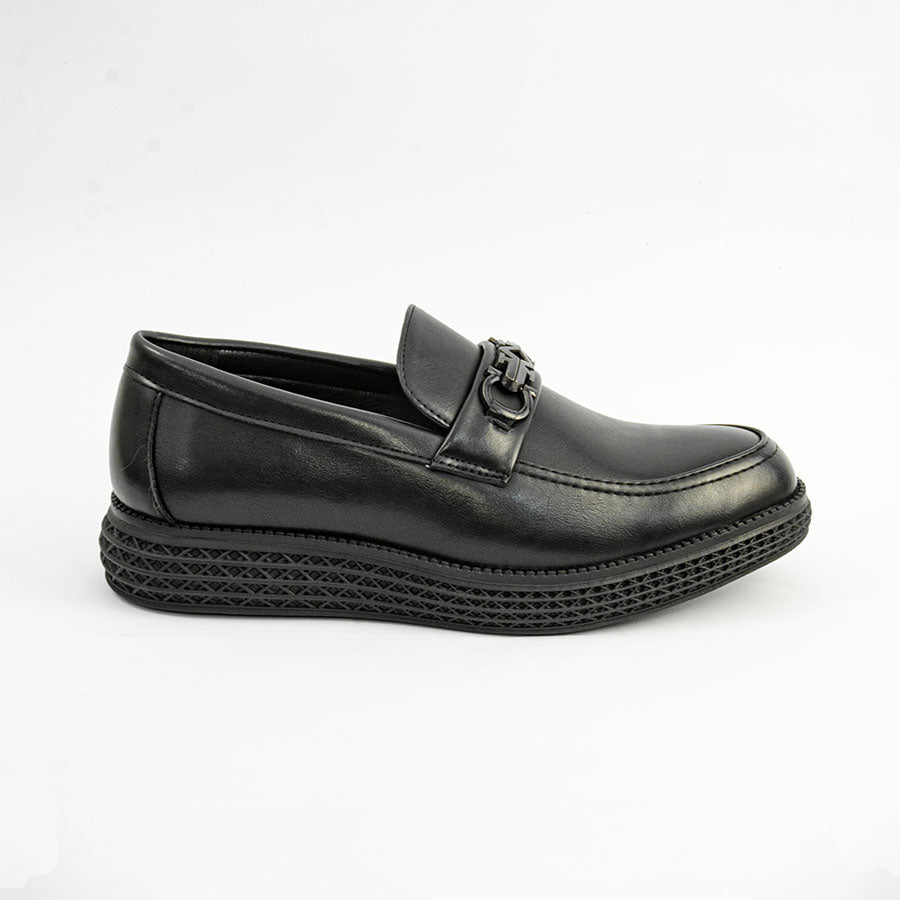 Mario D' boro MZ 27340 C98 Black formal with decorative metal accent and textured sole. Suitable for formal occasions.