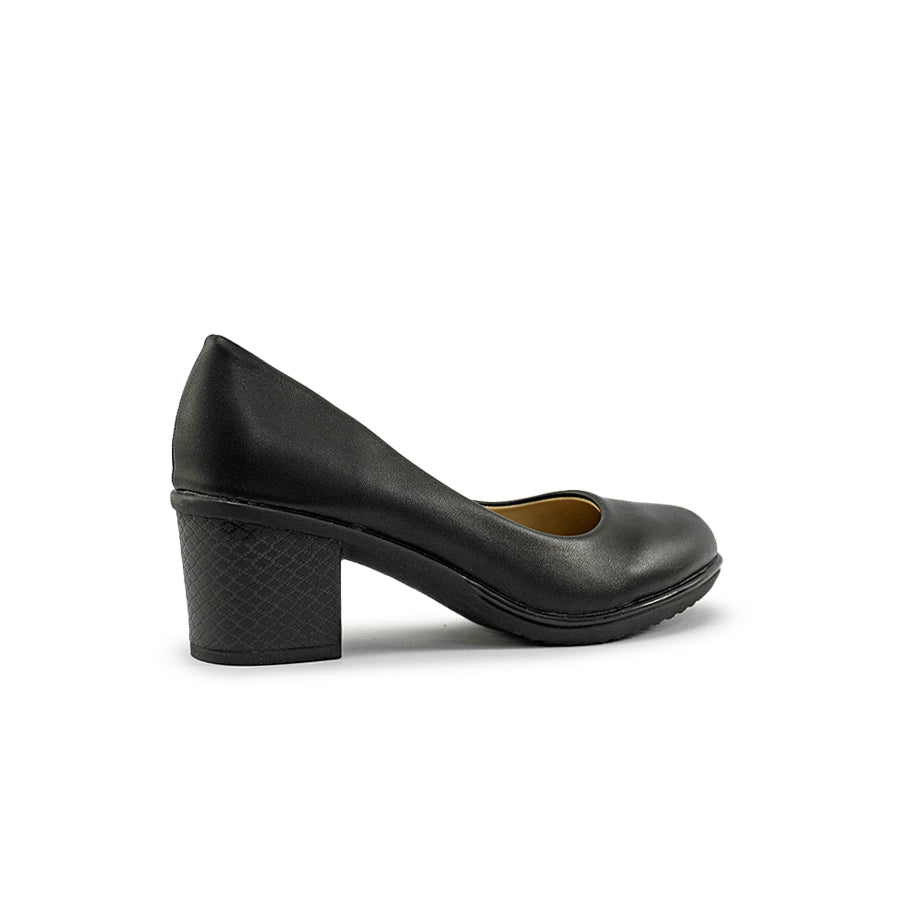 Mario D' boro Women's LZ 30137 C94 Black pump heel with textured block heel. Closed toe design.