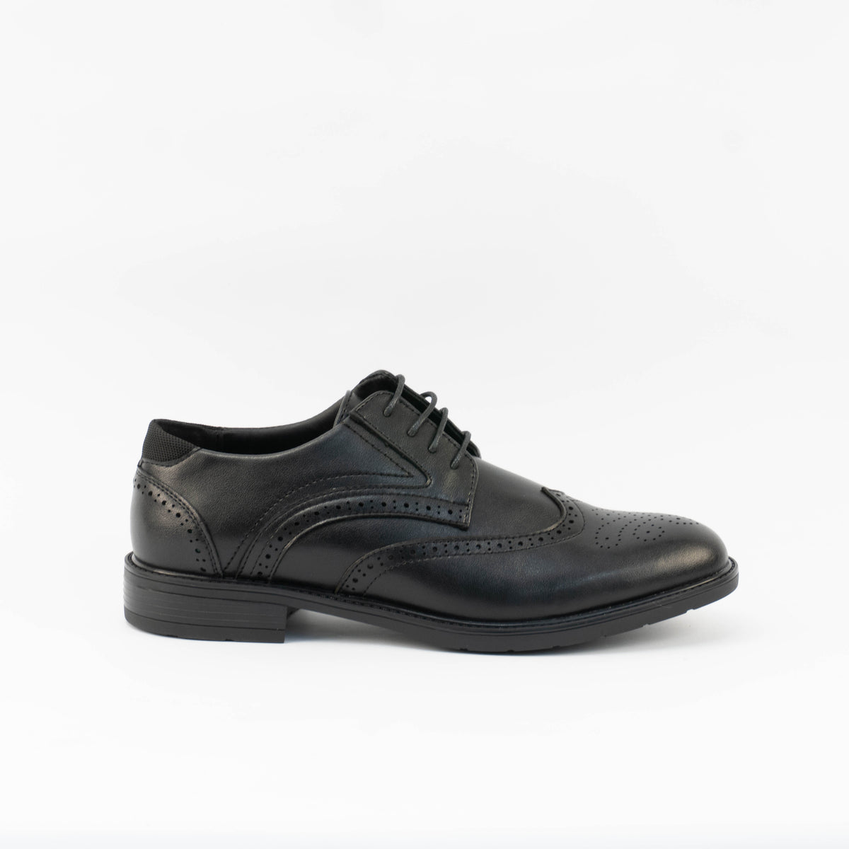 Mario D' boro Men's MZ 27416 C100 Black / Dark Brown formal dress shoe with brogue detailing and rubber sole.