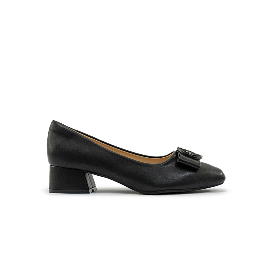 Mario D' boro Women's LZ 30233 C94 Black pump with bow detail and block heel.