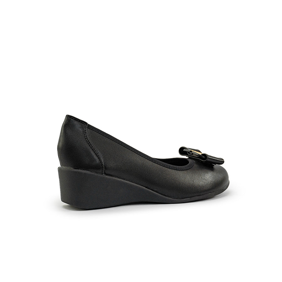 Mario D' boro Women's LZ 29682 C94 Black wedge heel shoe with bow detail. Smooth leather finish.