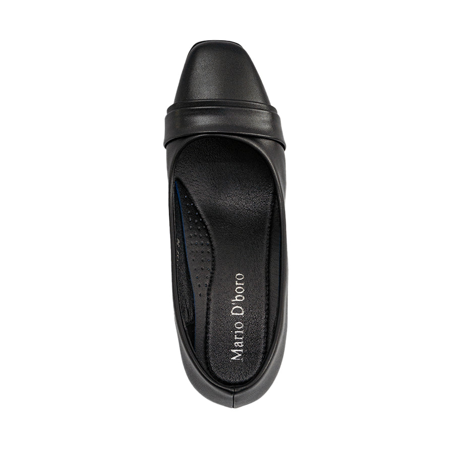 Mario D' boro LZ 30185 C97 Black leather pump with block heel and pointed toe. Suitable for formal or business settings.