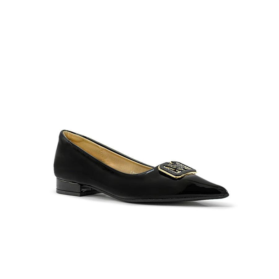 Mario D' boro Women's Ballet Flats LZ 30171 C94 Black/Taupe pointed toe flat shoe with low heel and decorative buckle.