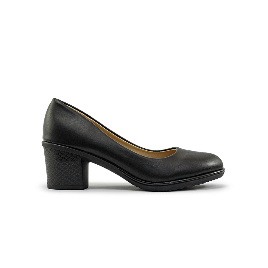 Mario D' boro Women's LZ 30137 C94 Black pump heel with textured block heel. Closed toe design.