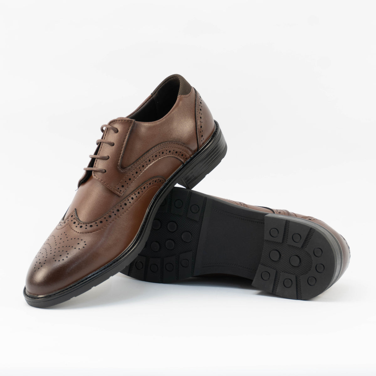 Mario D' boro Men's MZ 27416 C100 Black / Dark Brown formal dress shoe with brogue detailing and rubber sole.