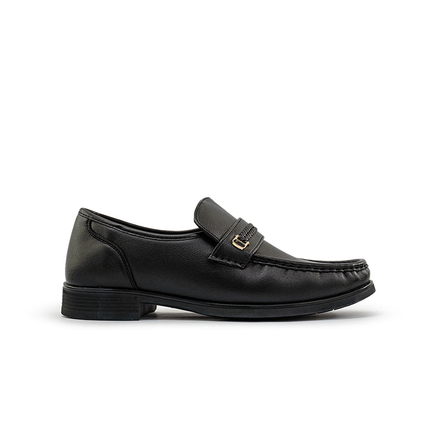 Mario D' boro Men's Formal MZ 27217 C95 Black leather men's loafer with gold buckle detail. Flat sole, closed toe, smooth finish. Suitable for formal or business casual wear.